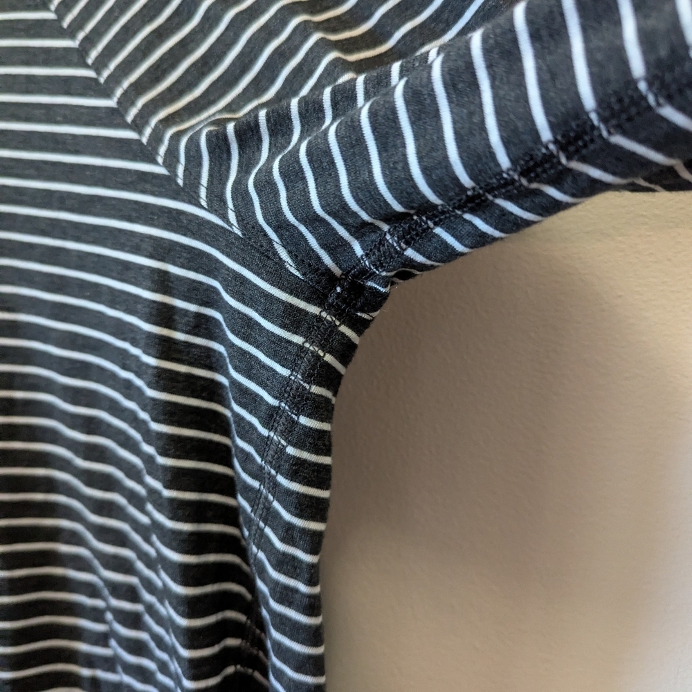 Lululemon, Basic Striped Black and White Women's Top. Sz S - Picture 6 of 6